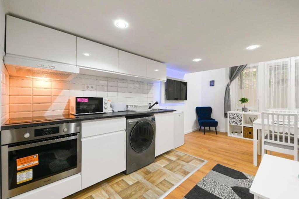 Lovely Studio Flat In Damjanich Street - Leonard Budapest Exterior foto
