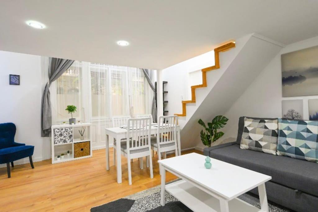 Lovely Studio Flat In Damjanich Street - Leonard Budapest Exterior foto